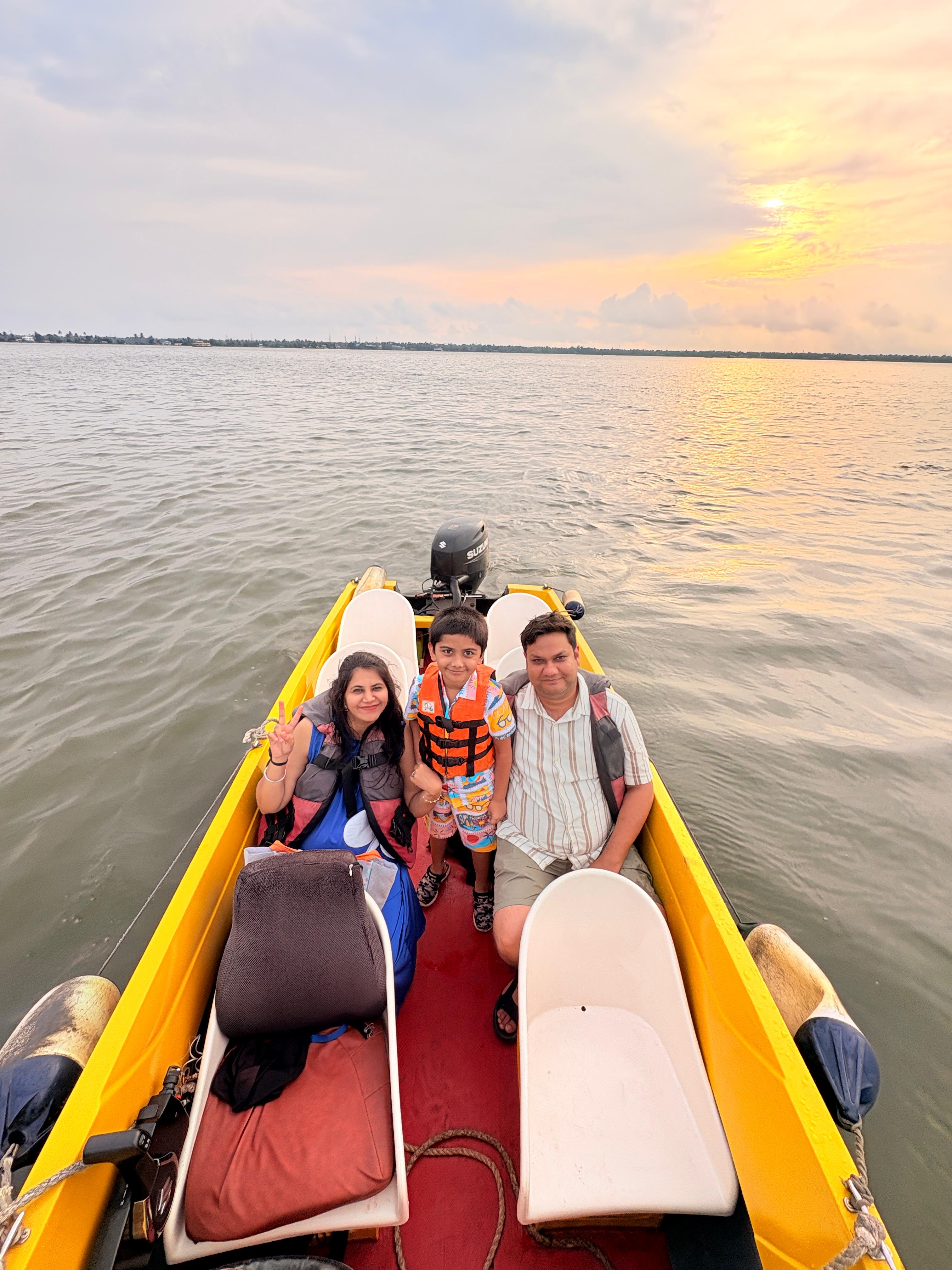 Thrilling Speed Boat Experience